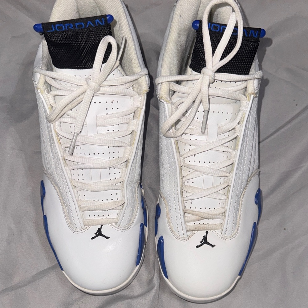 Jordan Sneakers in White and Blue